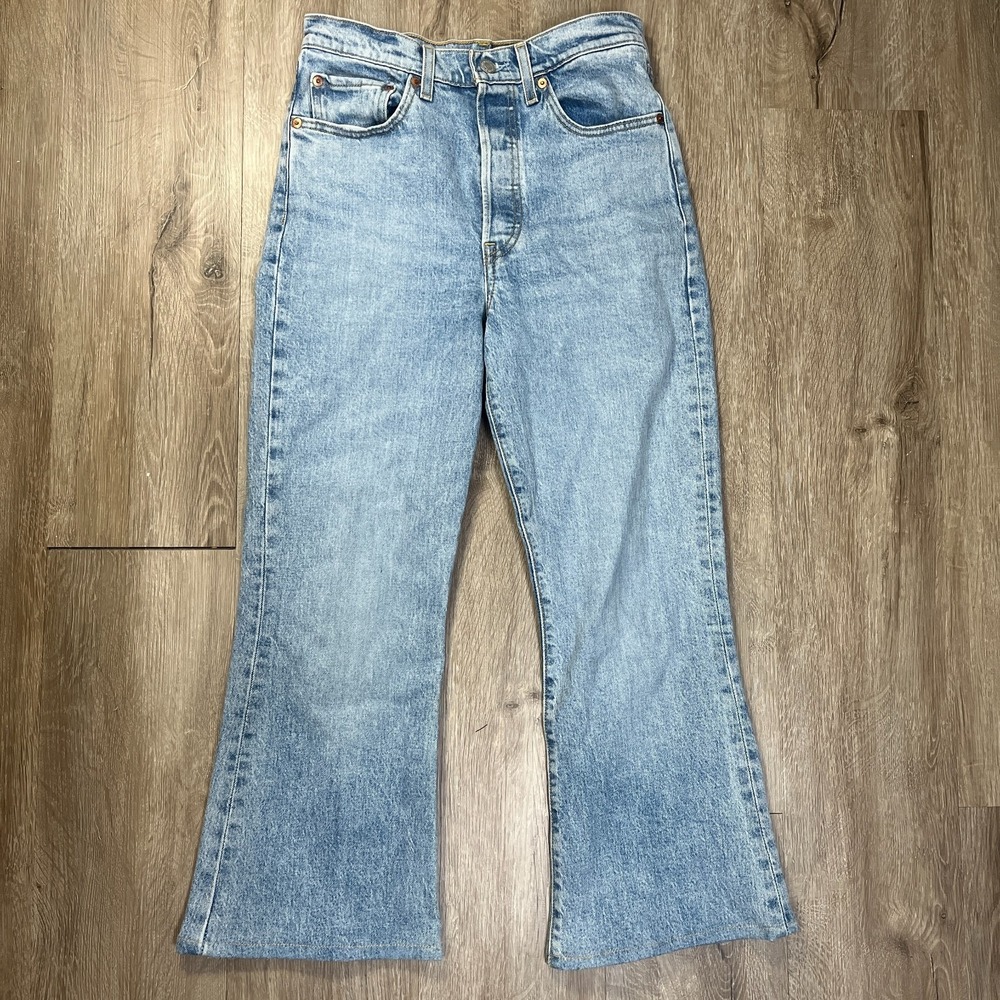 Levis Ribcage Flare Jeans Women's Size 27 (27x25) Light Wash Denim